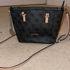 Black guess crossbody / purse